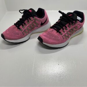 Women’s NIKE Air Zoom Pegasus 32 Pink Black Volt Running Shoes size 6.5